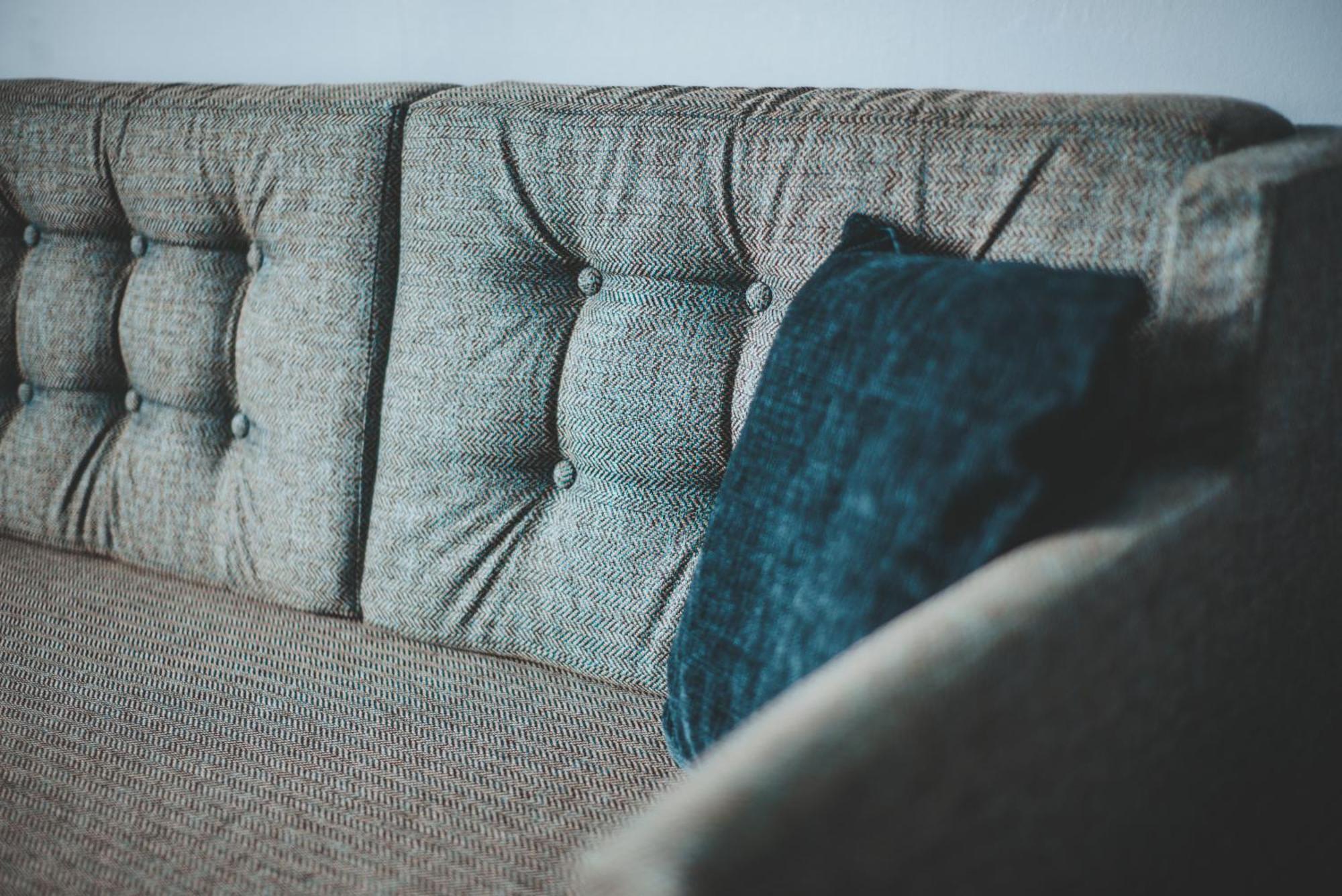 Oban Youth Hostel Kültér fotó A sofa