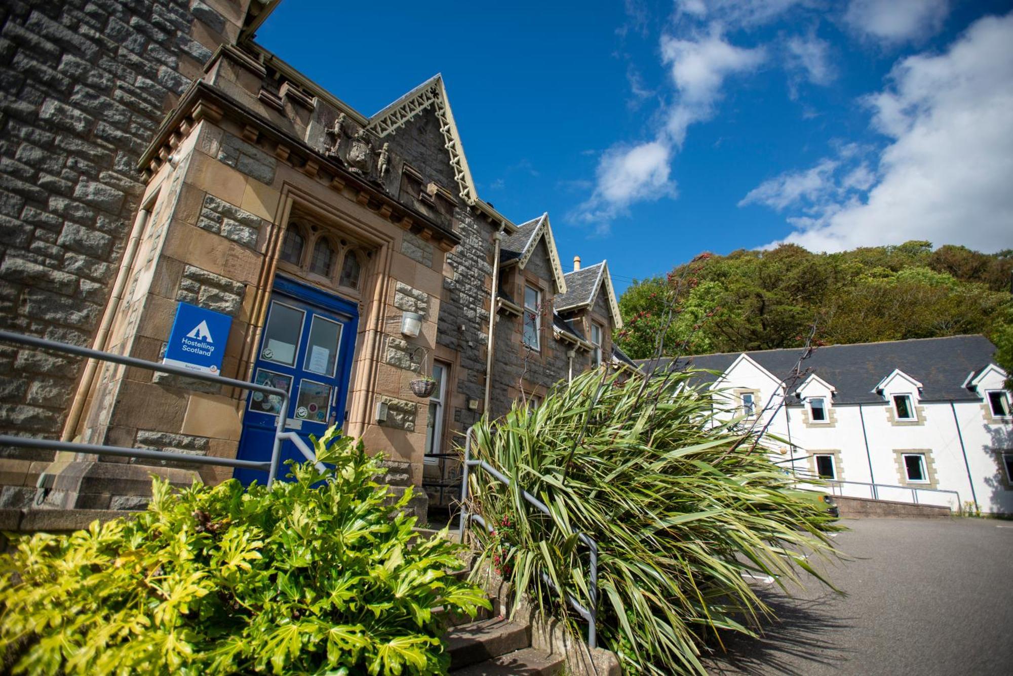 Oban Youth Hostel Kültér fotó The former station building
