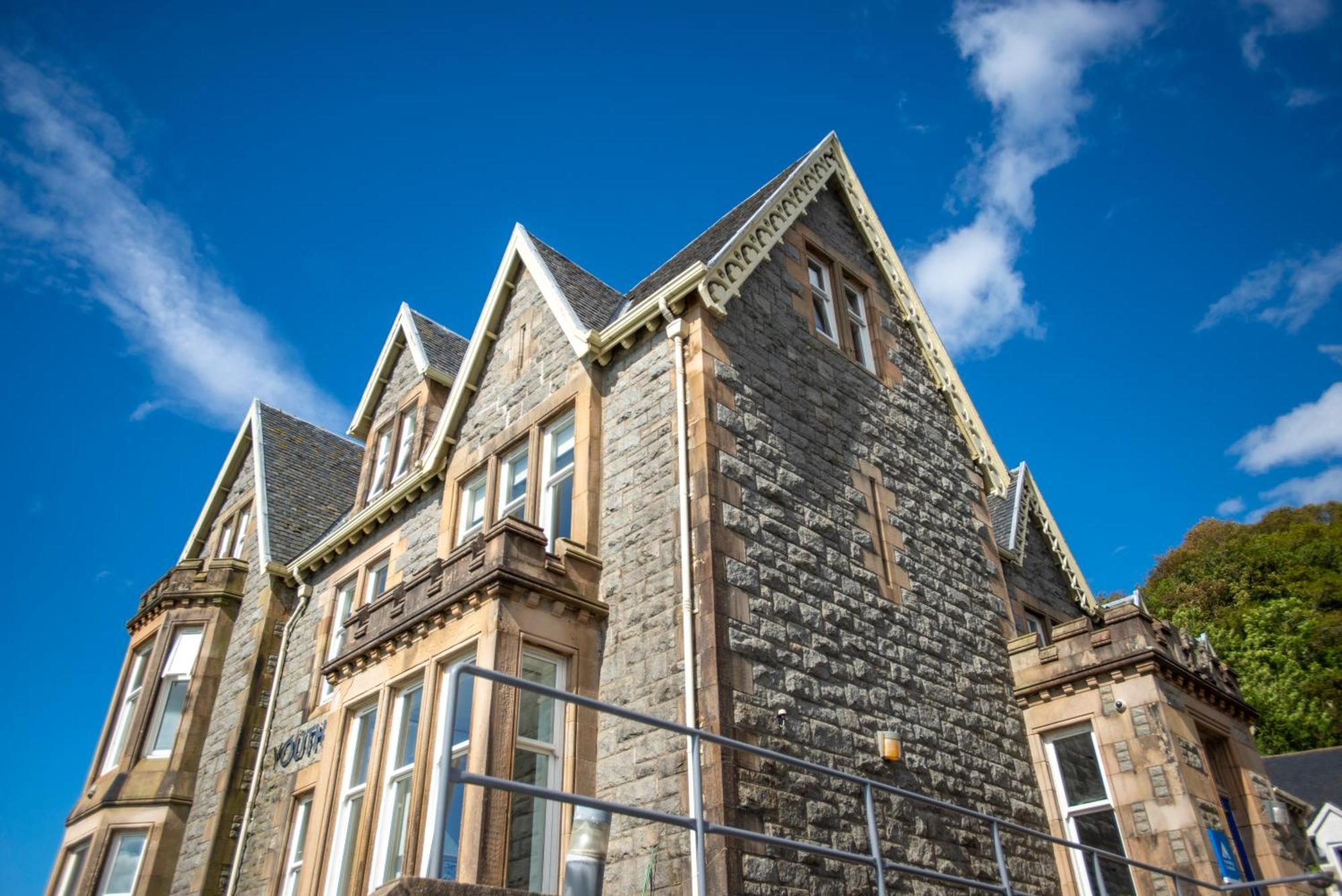 Oban Youth Hostel Kültér fotó The former school building