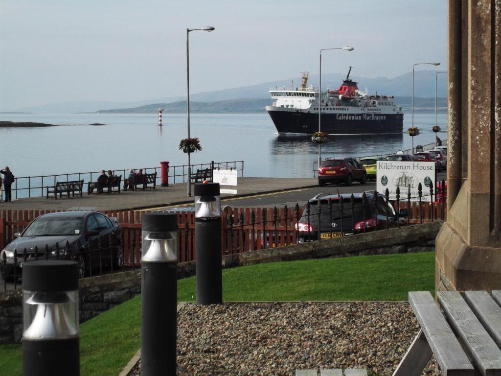 Oban Youth Hostel Kültér fotó The MV Caledonian MacBrayne at Largs